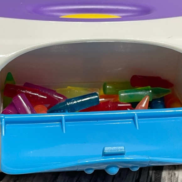 Travel light brite w 72 rainbow colored pegs hours of fun on the road or at home - Picture 7 of 8